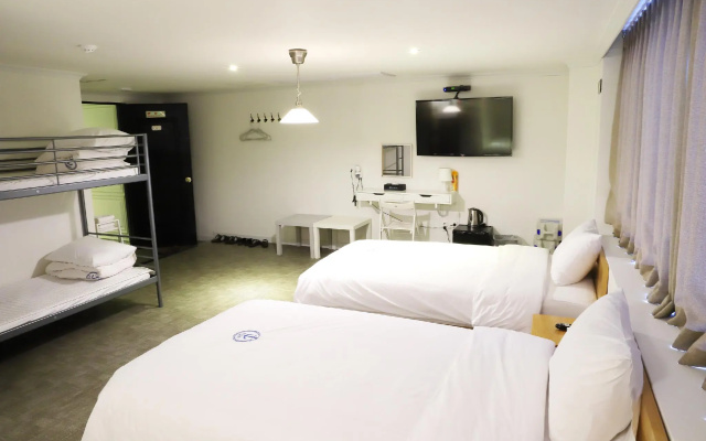 Hillside Hotel