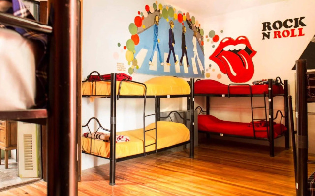 Play Hostel Soho