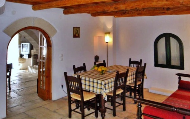 Dream 1 -traditional House With Pool To Share