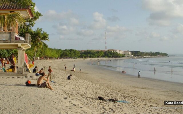 Hotel The Flora Kuta Bali by ZEN Rooms