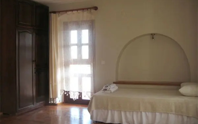 Arhalya Taş Konak
