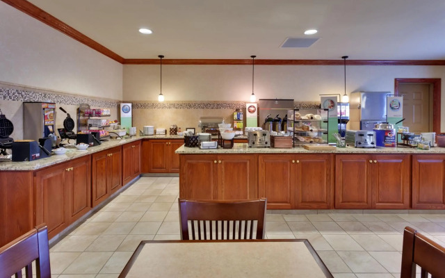 Country Inn & Suites by Radisson, Buffalo South I-90, NY