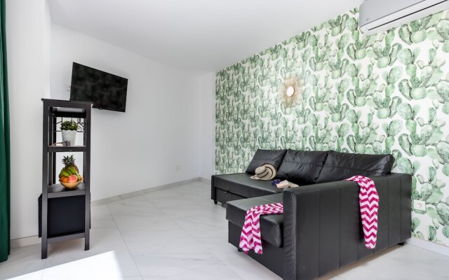 Y1DA Chic studio in 'Playa de LasAmericas'