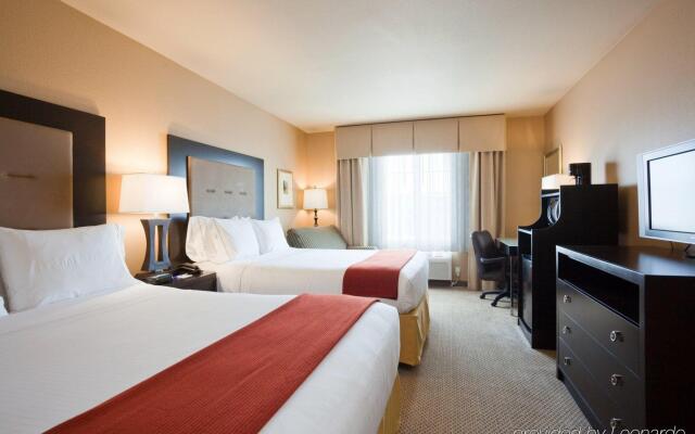 Holiday Inn Express & Suites Eau Claire North, an IHG Hotel