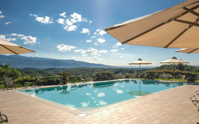 Apartment in Tuscany With Pool & Garden