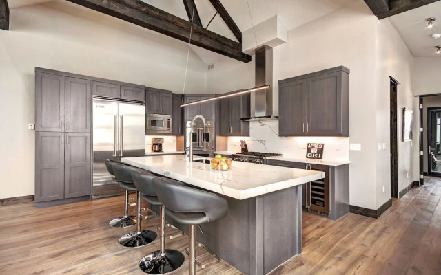 Spruce Ledge 4 Bedrooms 4.5 Bathrooms Townhouse