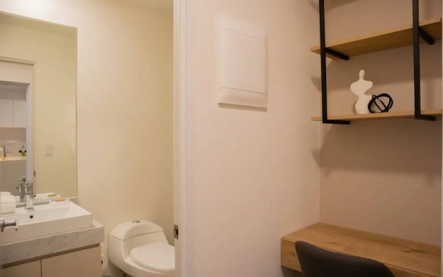 w Impressive 1BR w Balcony in Miraflores