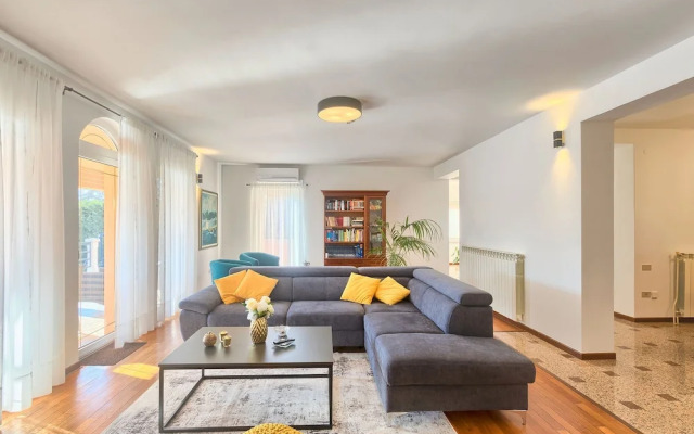 Apartment 1564