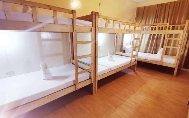 Coron Town Travellers Inn