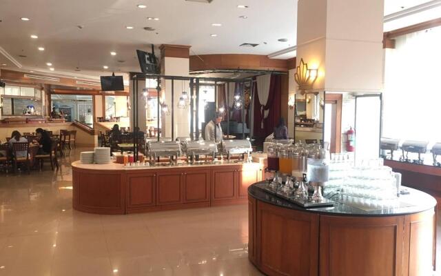 Green World Palace Hotel