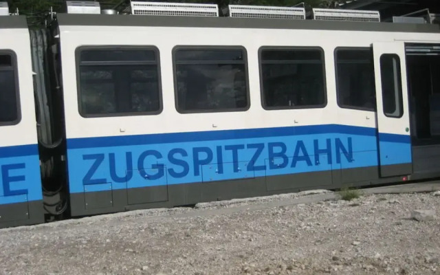 Valley Station Modern Retreat