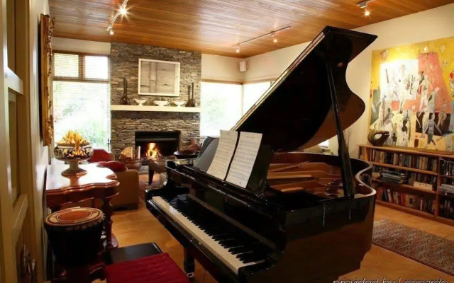 Minaret Lodge Luxury Bed & Breakfast