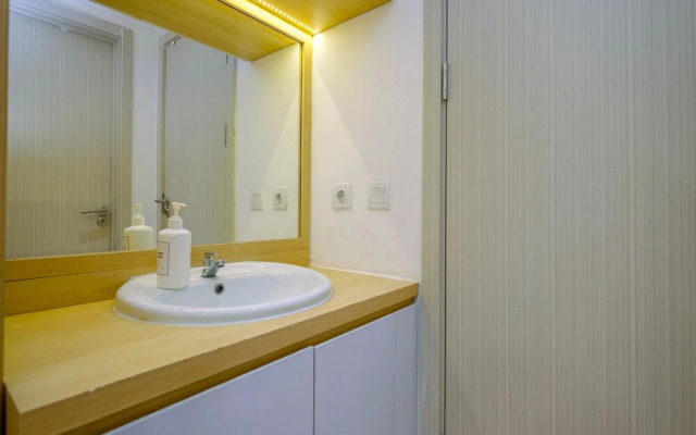 Comfy And Homey 2Br At Meikarta Apartment