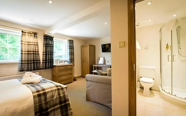 Three Acres Inn & Restaurant