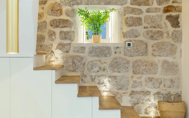 Old Town House With Lush Private Garden
