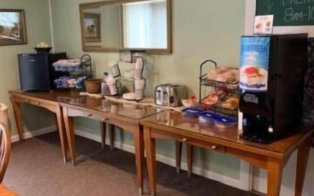 Colonial Valley Motel