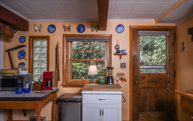 Arbutus Trail 3 Bedroom House