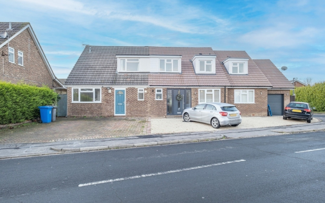 Serviced 4 Bdrm 2 bath house Maidenhead