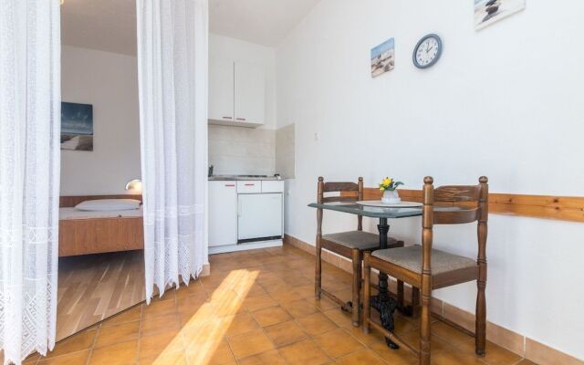 Apartments Crljenko