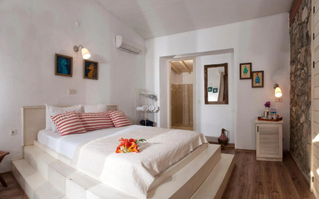 Nautical Hotel Adults Only +14