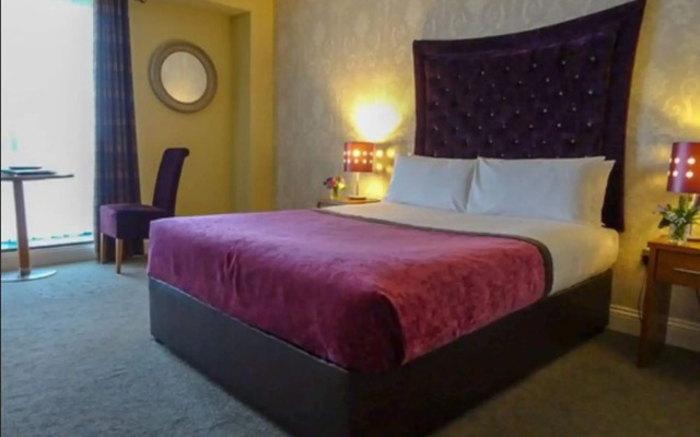 Raheen Woods Hotel