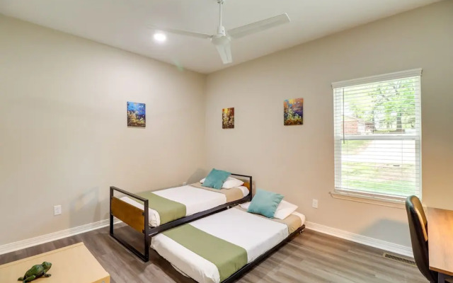 Quaint Harrison Home 2 Mi to Downtown!