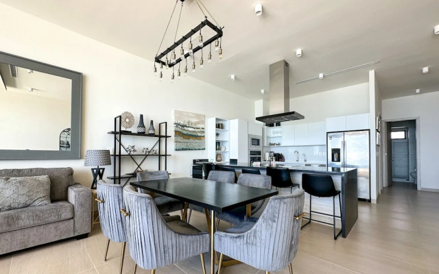 Sandy Beach 2BR Beachfront Getaway