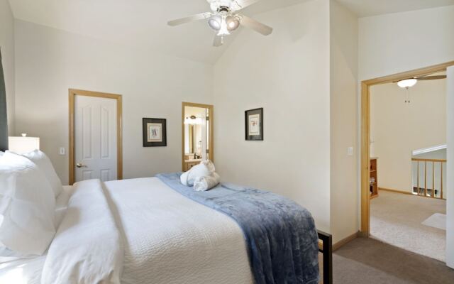 Parkside Gardens | Shady Private Yard W/ Hot Tub!