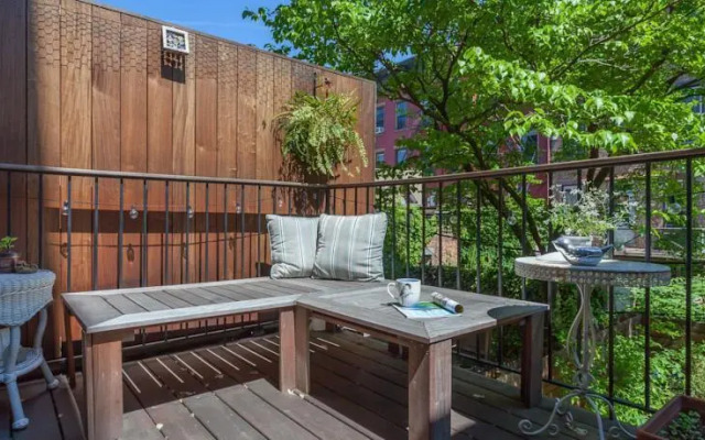 President Street Townhouse by onefinestay