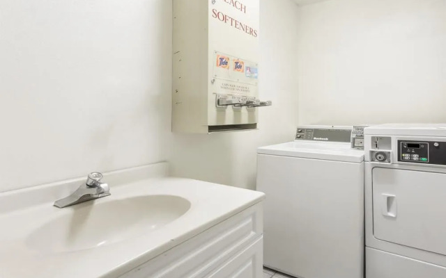 Super 8 by Wyndham Summersville/New River National Park