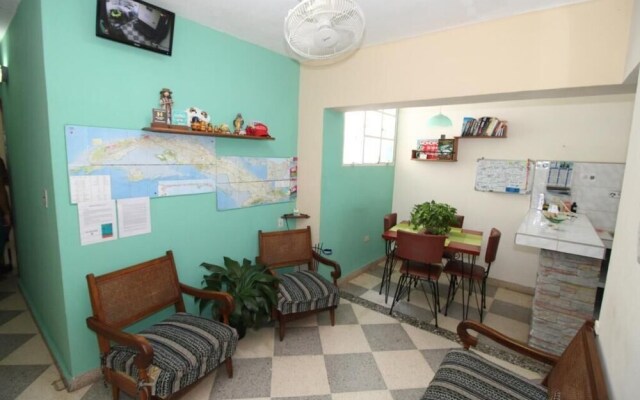 Enzo's Backpackers