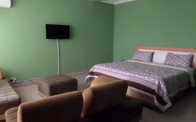 Edgwaters Hotel