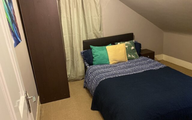 Cozy Holiday Home in Folkstone Near Folkestone Harbour Arm