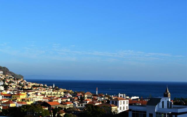 Funchal Window City Center by Madeira Sun Travel