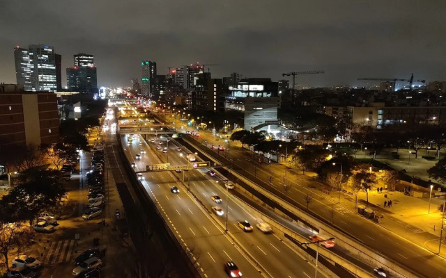Amplio apartamento cerca FIRA y Centro