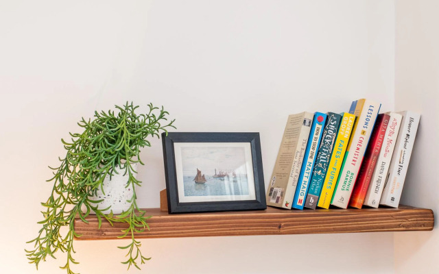 Popular - Modern Walpole Bay Apartment