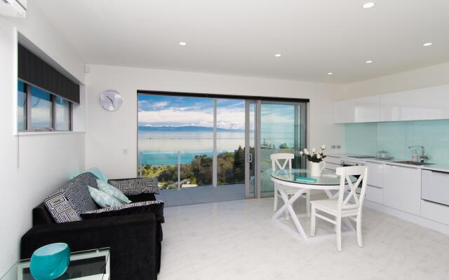 Aqua-Heights Apartment