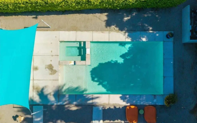 Modern Paradise at Sonora