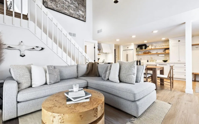 Classy Canyons Condo