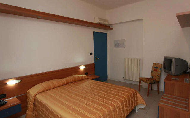 Hotel Athena