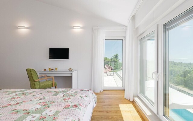 Awesome Home in Krnica with Hot Tub, WiFi & 3 Bedrooms