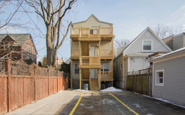 2 Level Home near Wrigley
