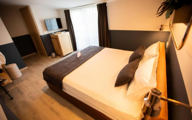 Urla 1867 Hotel