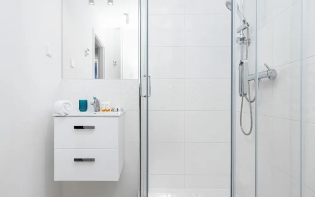 Apartments Warsaw Kredytowa by Renters