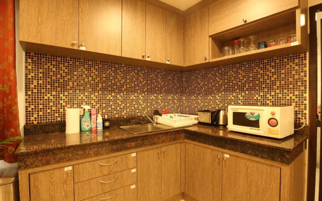 Serena Sathorn Suites