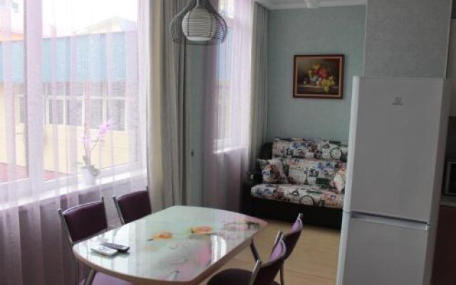 Apartment On Yuzhnykh Kultur 10a