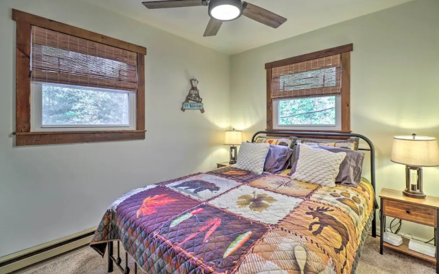 Hot Tub, Beach Access: Albrightsville Retreat!