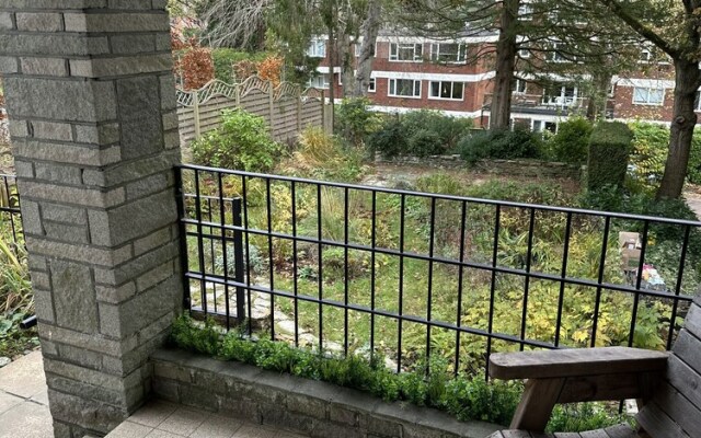 Impeccable 4-bed House in Bournemouth
