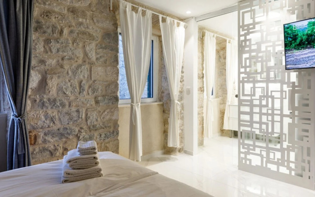Palace Luxury Room