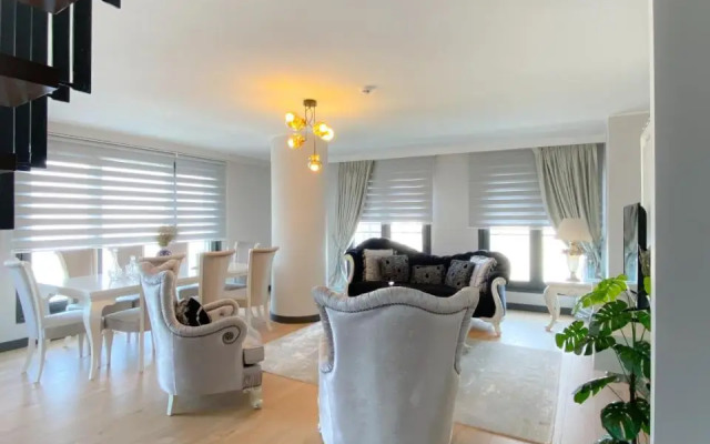 Luxury Duplex with Terrace Apartment by Siena Suites